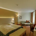 Awa 4*