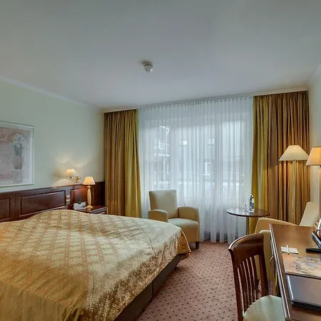 Awa 4* Munich