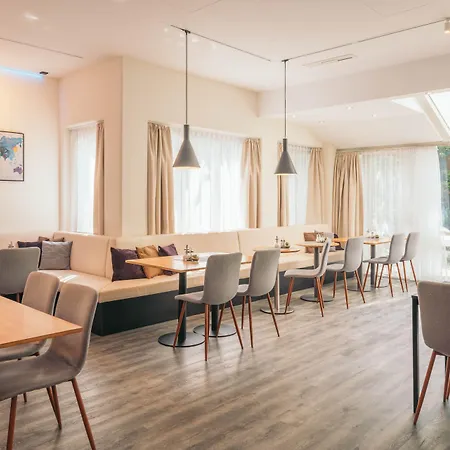 Awa 4* München